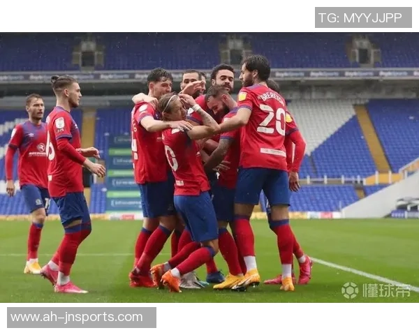 韦康比流浪者与考文垂对决谁能赢得比赛胜利分析